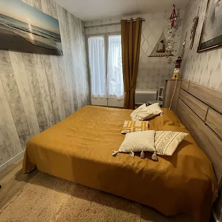 Appartement Rdc Avec Veranda Et Terrasse, Proche Et Commerces, Parking Privatif - Fr-1-324a-50 Saint-Hilaire-de-Riez